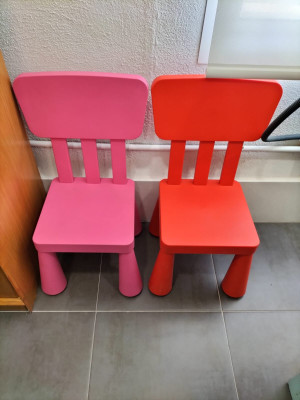 Mesa infantil y sillas