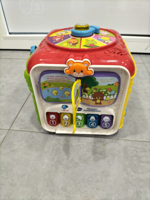 Cubo de actividades infantil