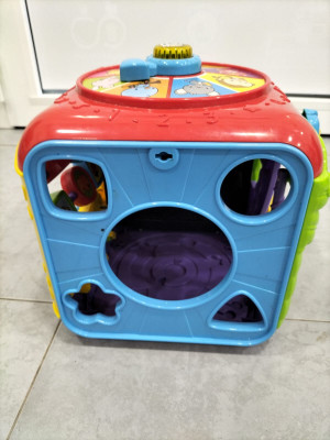 Cubo de actividades infantil