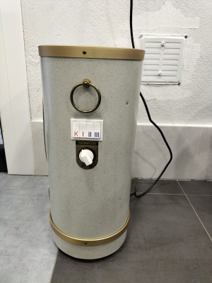 Vintage berogailu elektrikoa