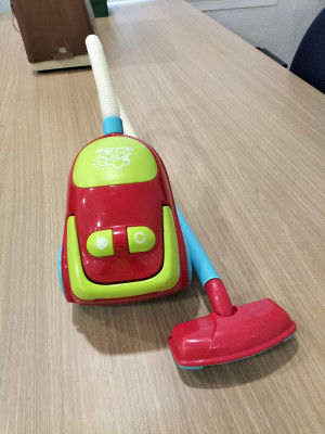 Aspiradora de juguete.