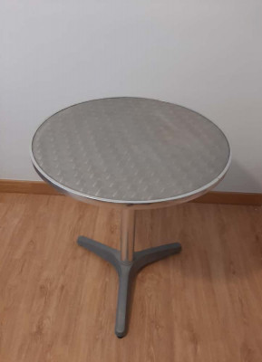 Metalezko Mahaia / Mesa Metálica