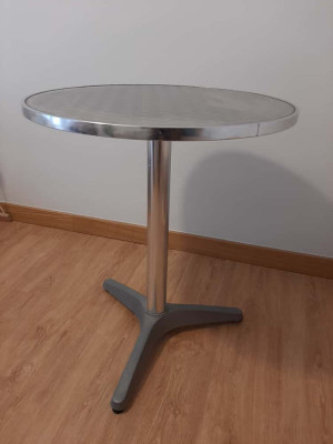 Metalezko Mahaia / Mesa Metálica