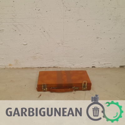 Caja con diversos juegos