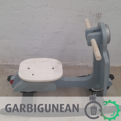 Patinete de madera