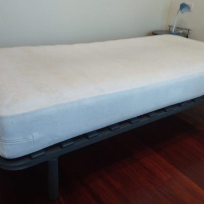 Cama completa con somier de láminas. 90x190